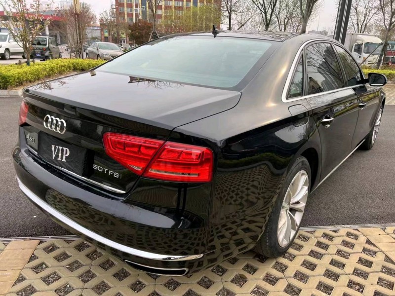 济宁13年奥迪A8L8