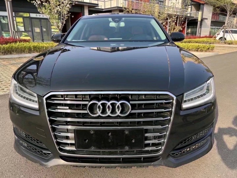 济宁18年奥迪A8L1