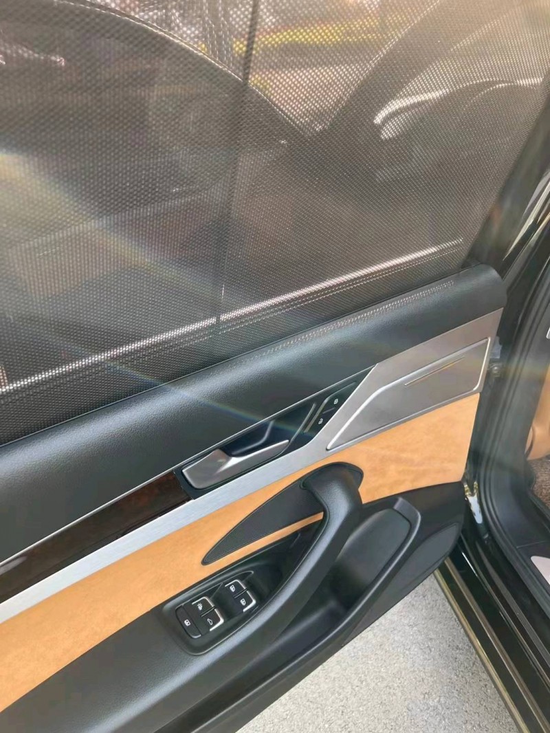 济宁18年奥迪A8L6