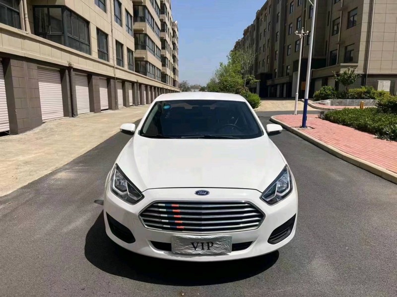 济南18年福特福睿斯1