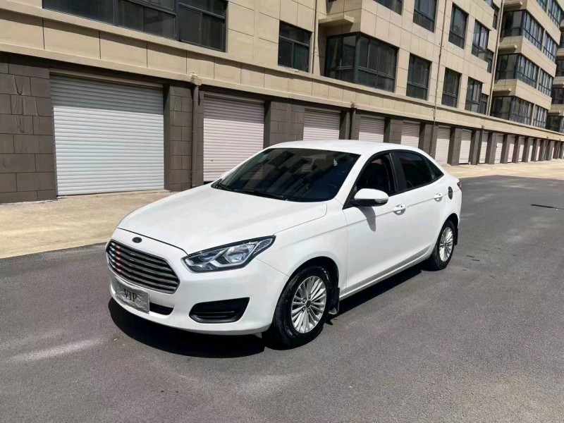 济南18年福特福睿斯2