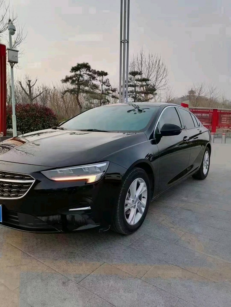 青岛22年别克君威5