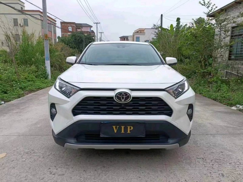 深圳21年丰田RAV4荣放1