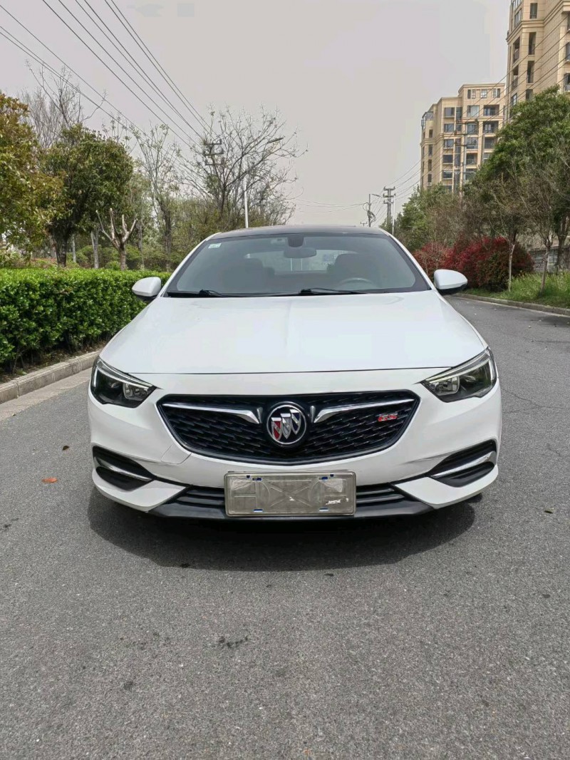 苏州19年别克君威1