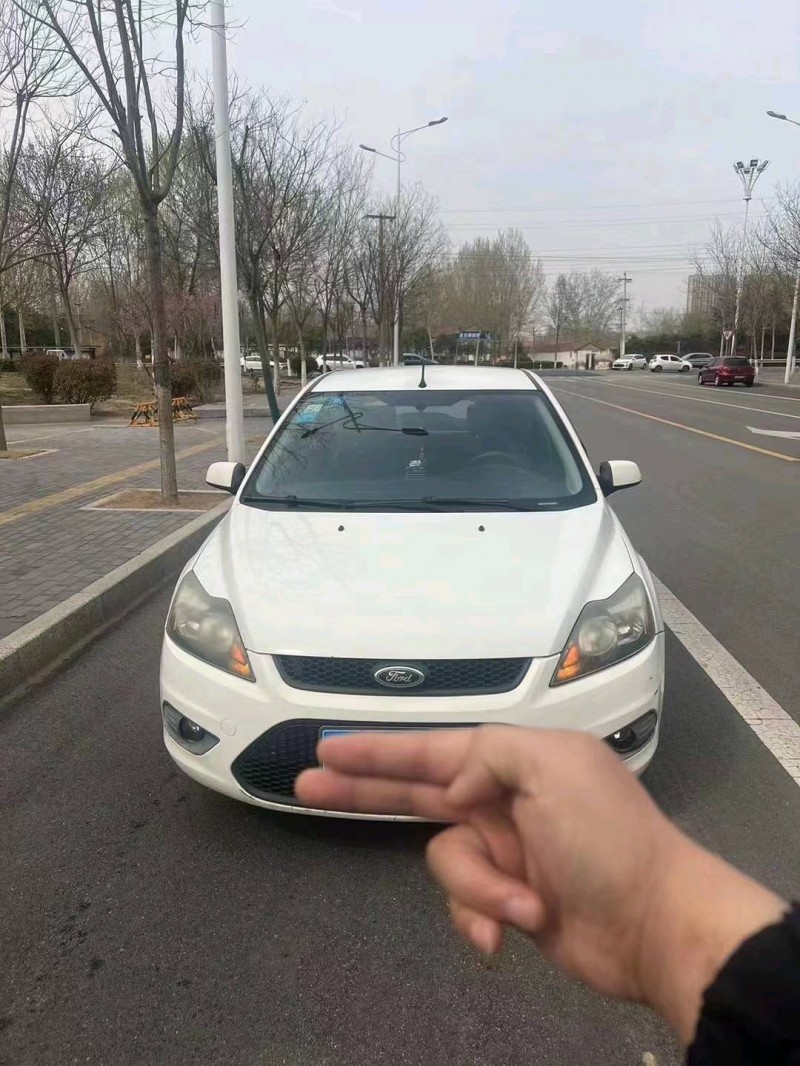 枣庄13年福特福克斯1