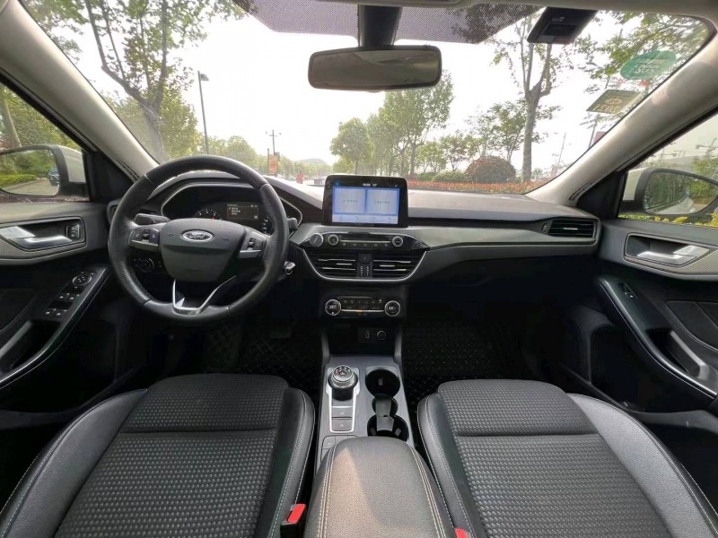 徐州19年福特福克斯5