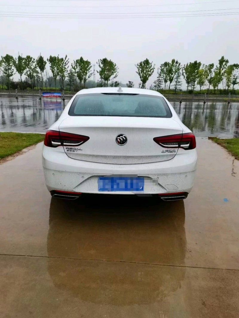 枣庄23年别克君威9