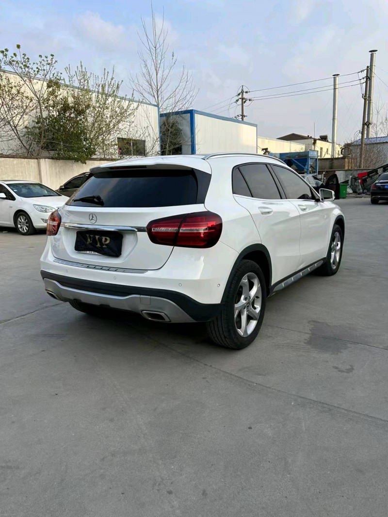 宿迁19年奔驰GLA8