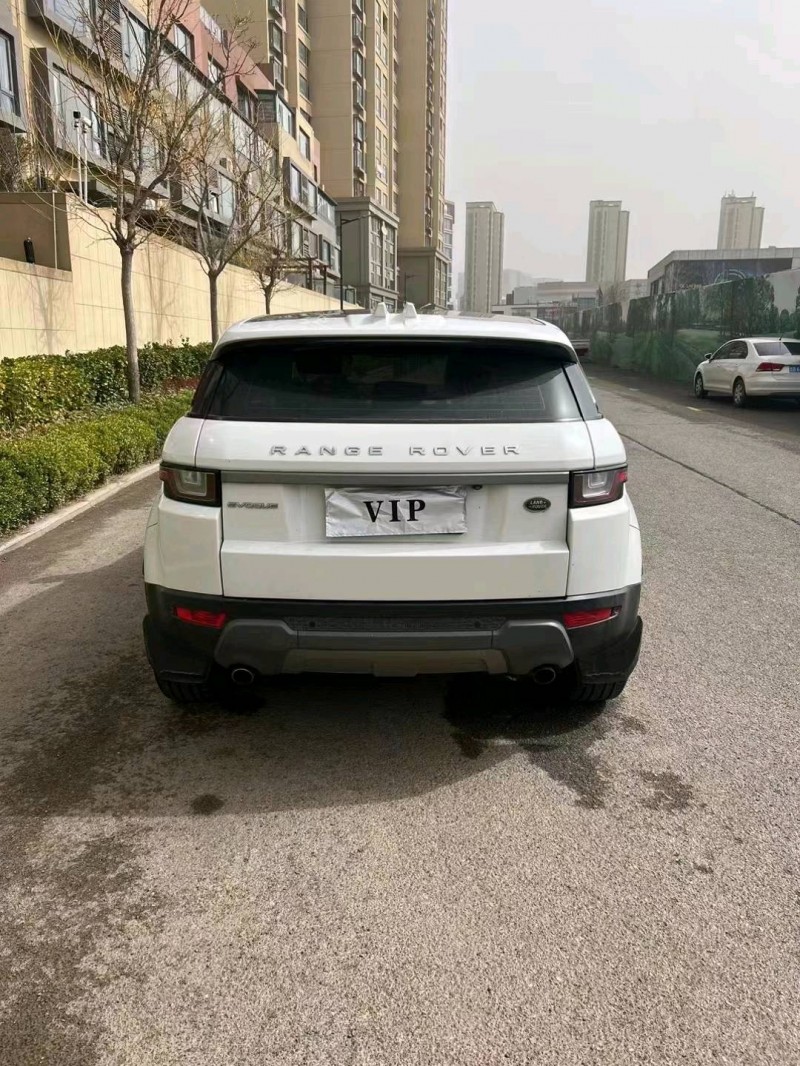 青岛18年路虎极光8