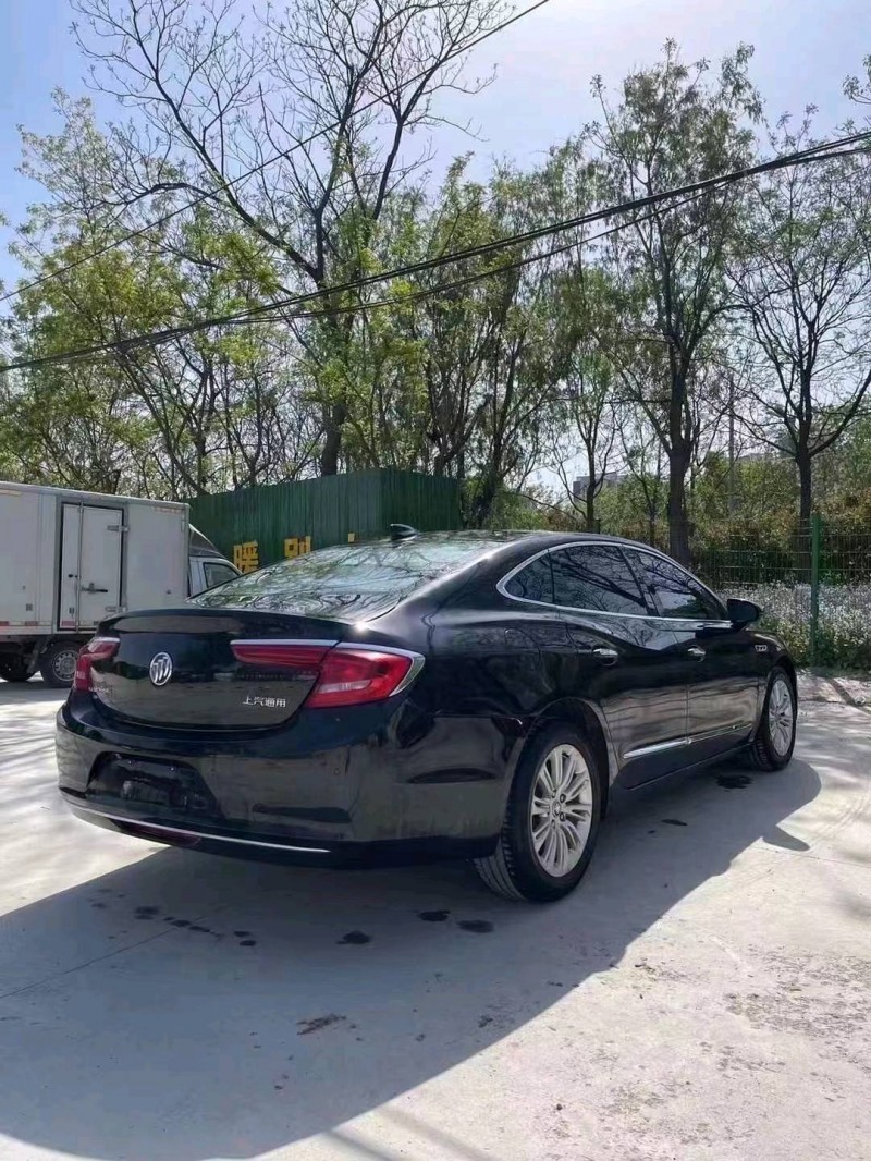 青岛18年别克君越3