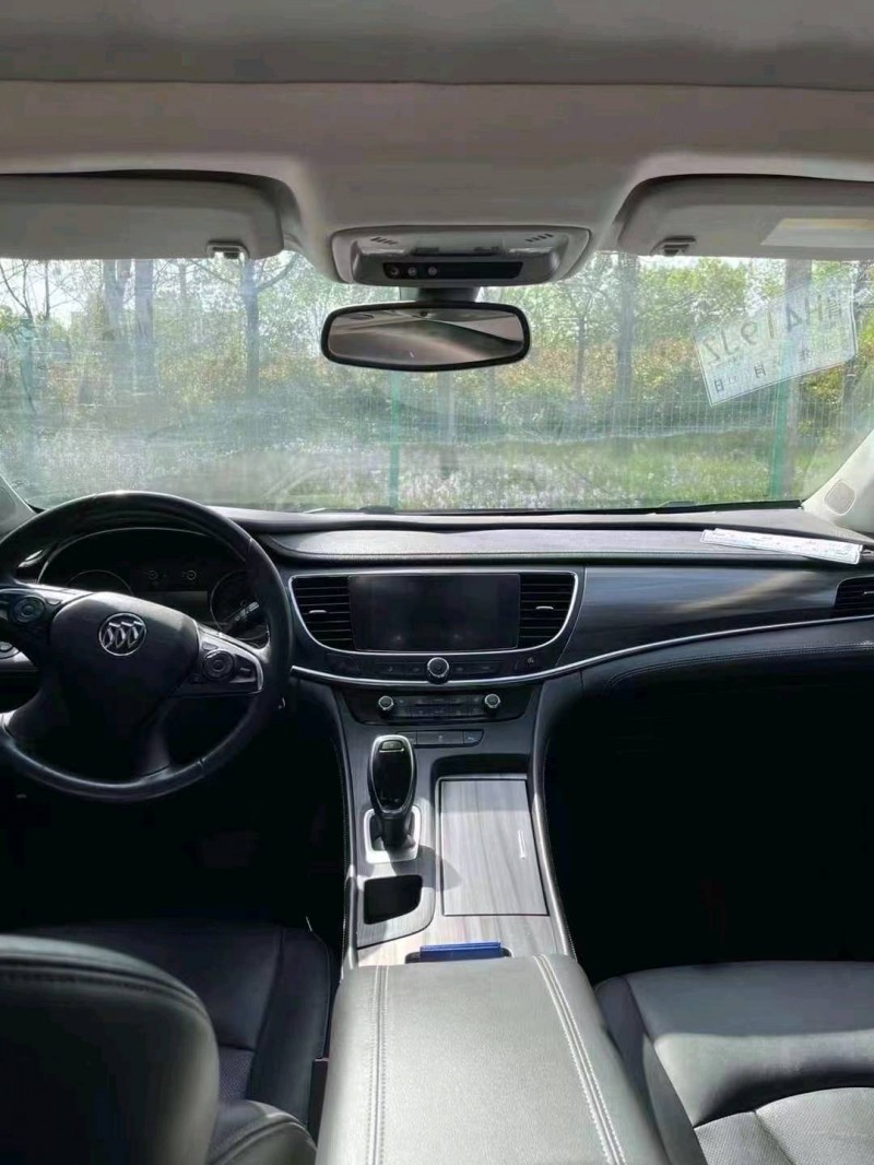 青岛18年别克君越7