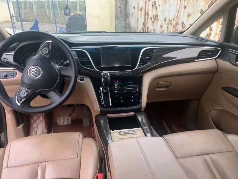 青岛17年别克GL89