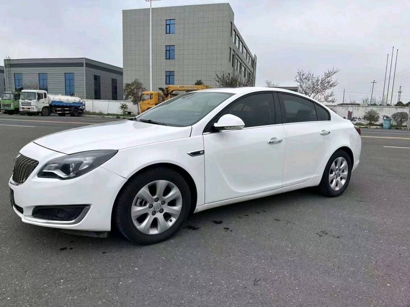 盐城17年别克君威2