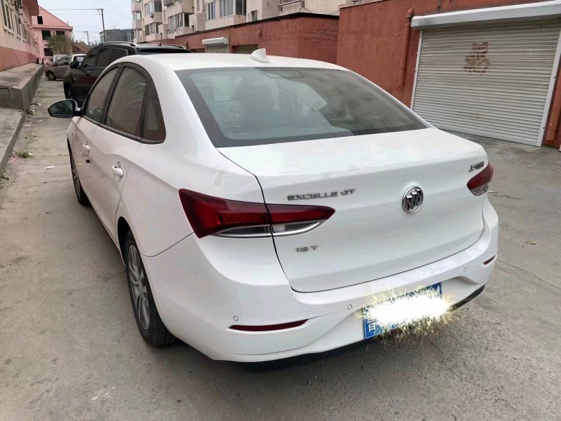 青岛21年别克英朗8