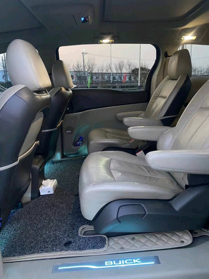 青岛13年别克GL84