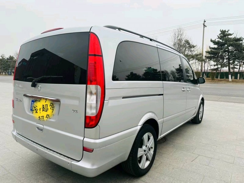 北京11年奔驰唯雅诺8