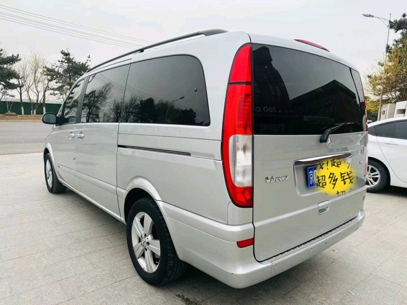 北京11年奔驰唯雅诺7