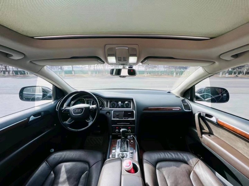 北京13年奥迪Q76