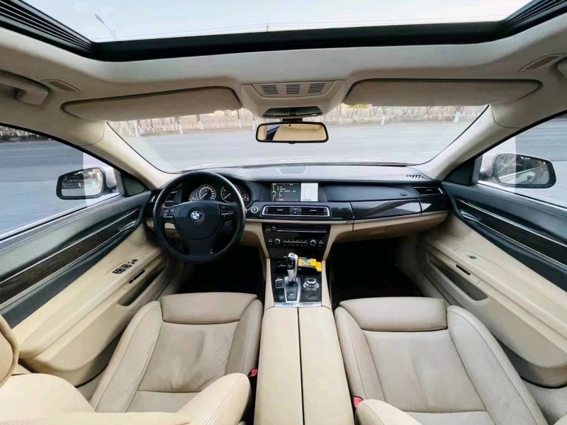 北京11年宝马7系5