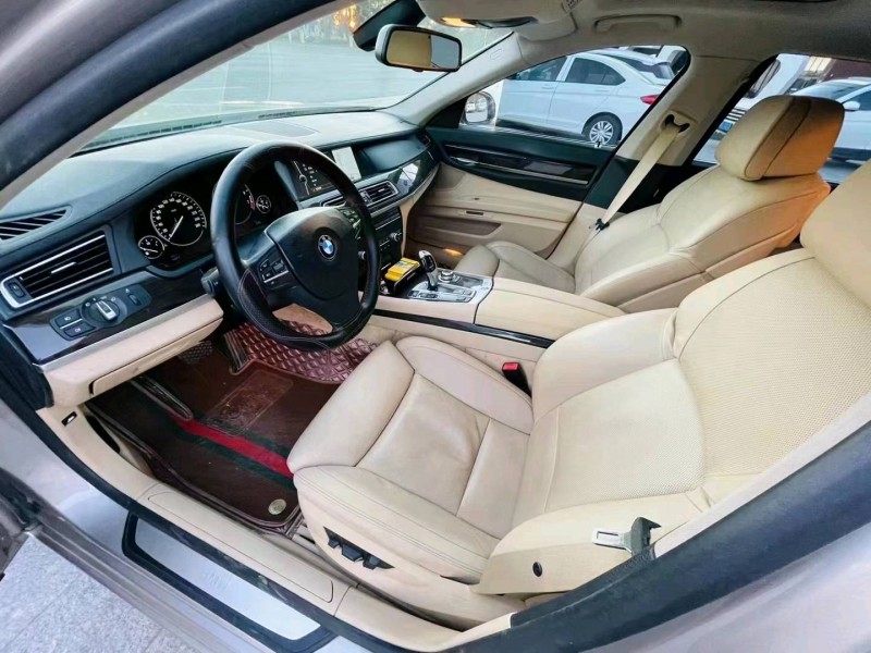 北京11年宝马7系6