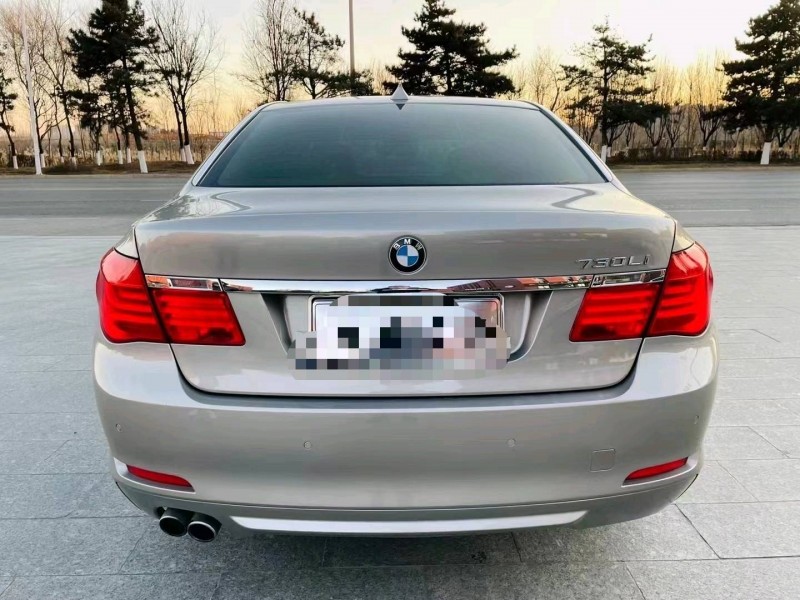 北京11年宝马7系9