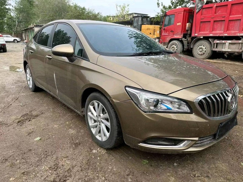 青岛16年别克威朗6