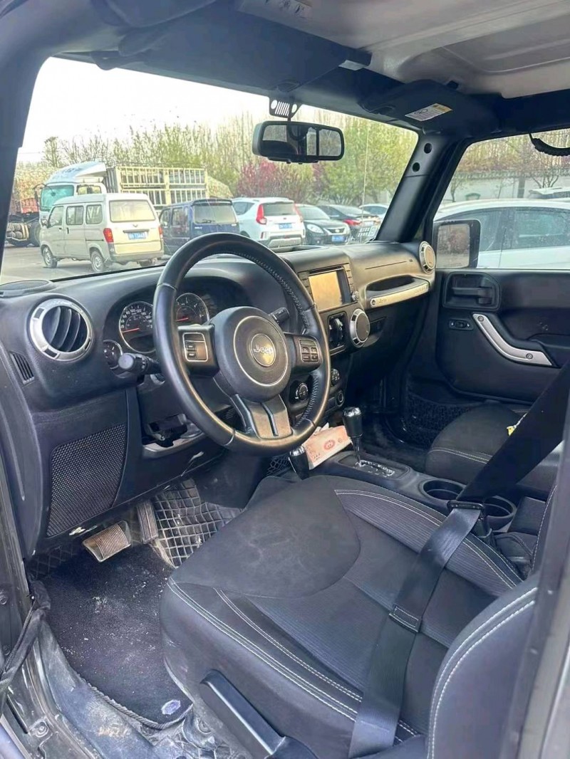 淄博16年Jeep牧马人8