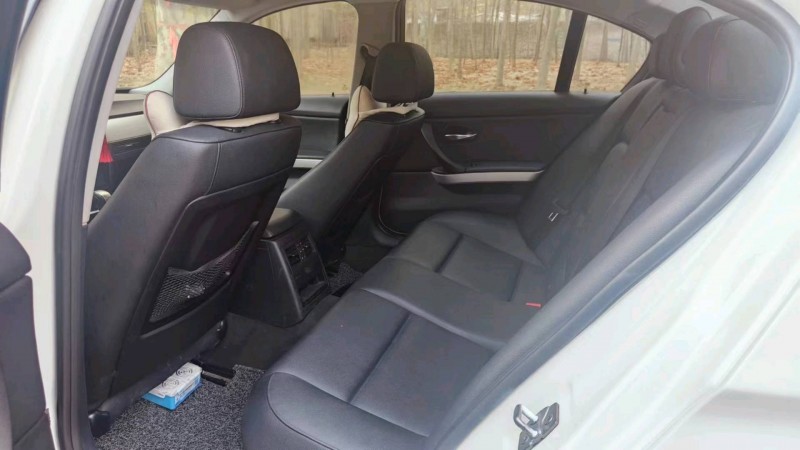 济南11年宝马3系7