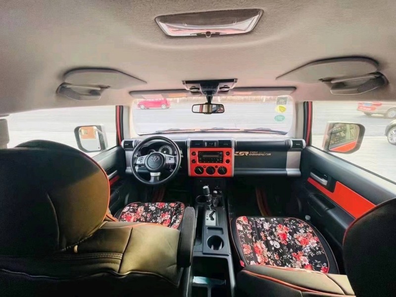 北京14年丰田兰德酷路泽5