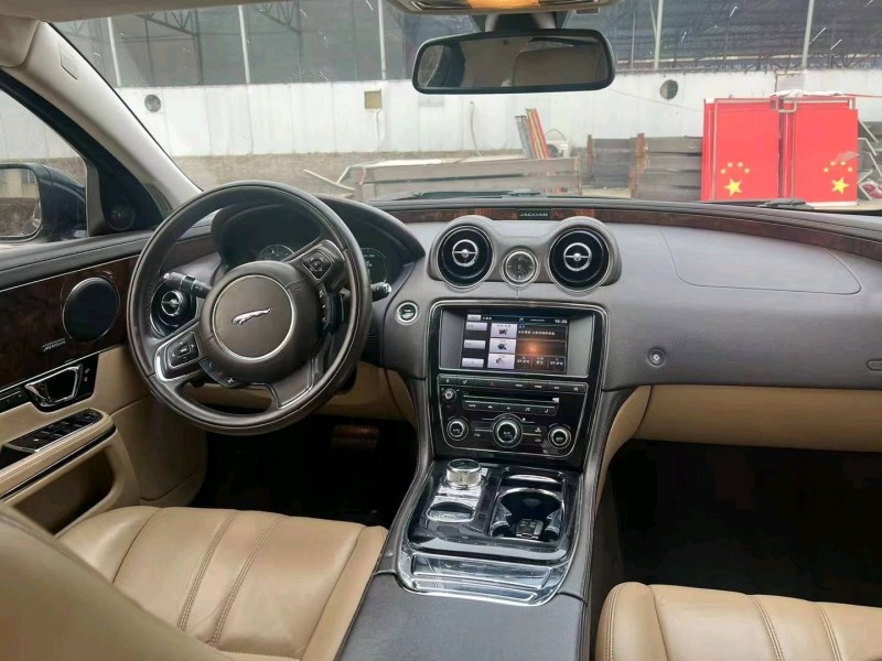 济宁15年捷豹XJL7