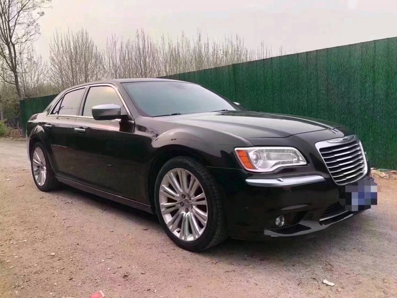 济宁13年克莱斯勒300C2