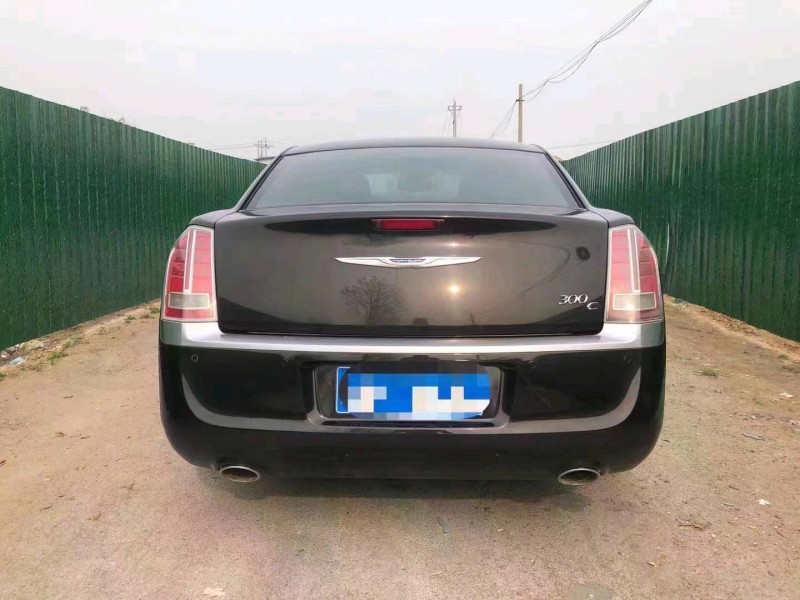 济宁13年克莱斯勒300C9