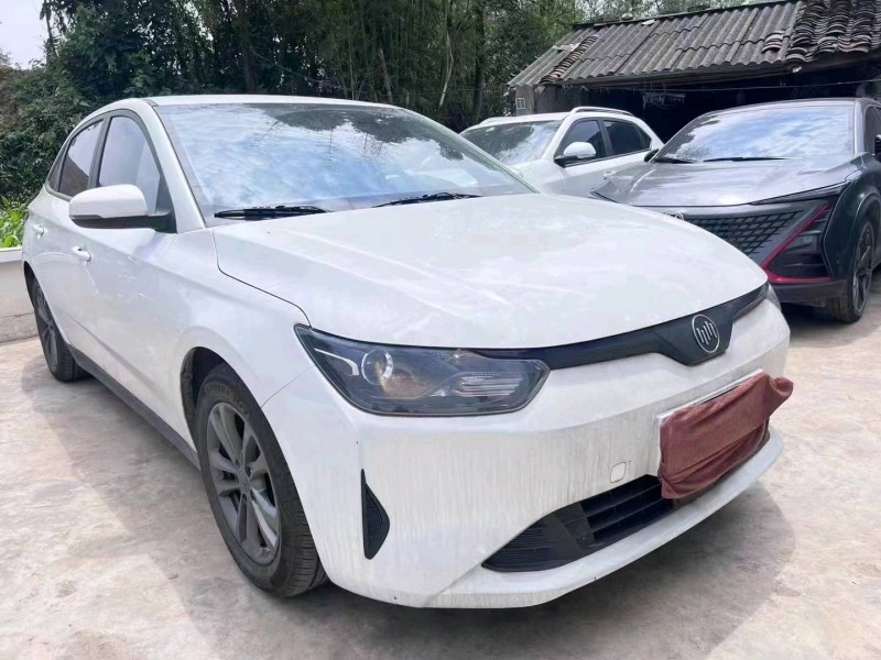 成都22年威马汽车E52