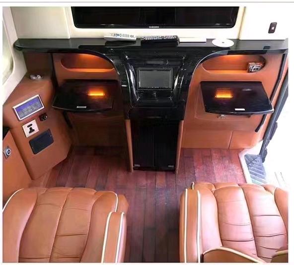 济宁14年奔驰斯宾特4