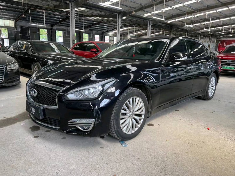 济宁16年英菲尼迪Q703