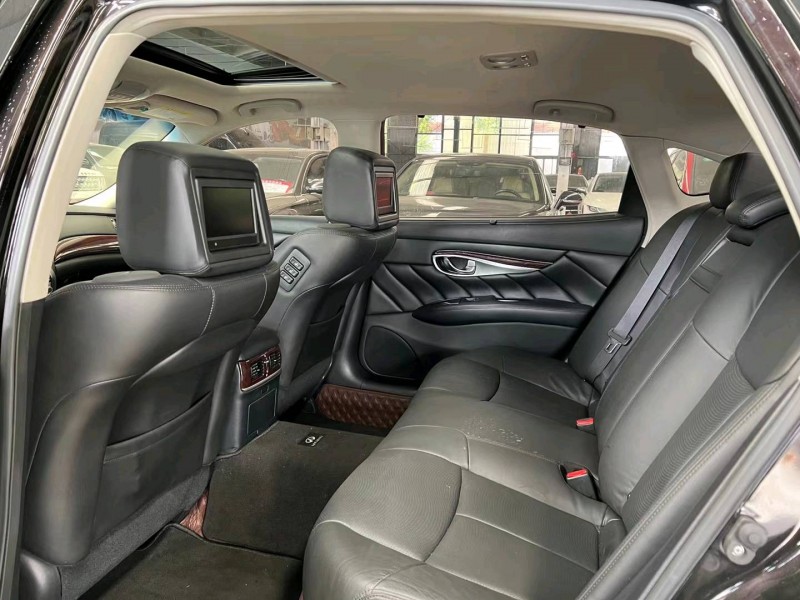 济宁16年英菲尼迪Q706