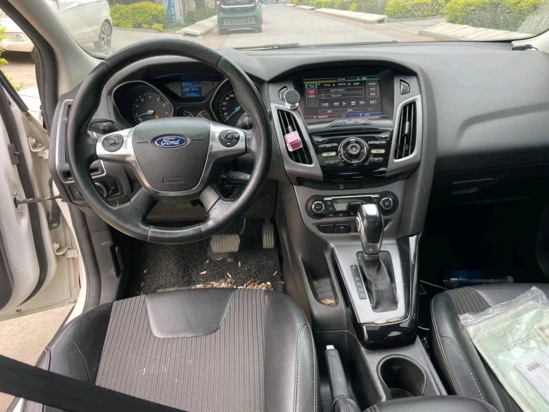 淄博15年福特福克斯3