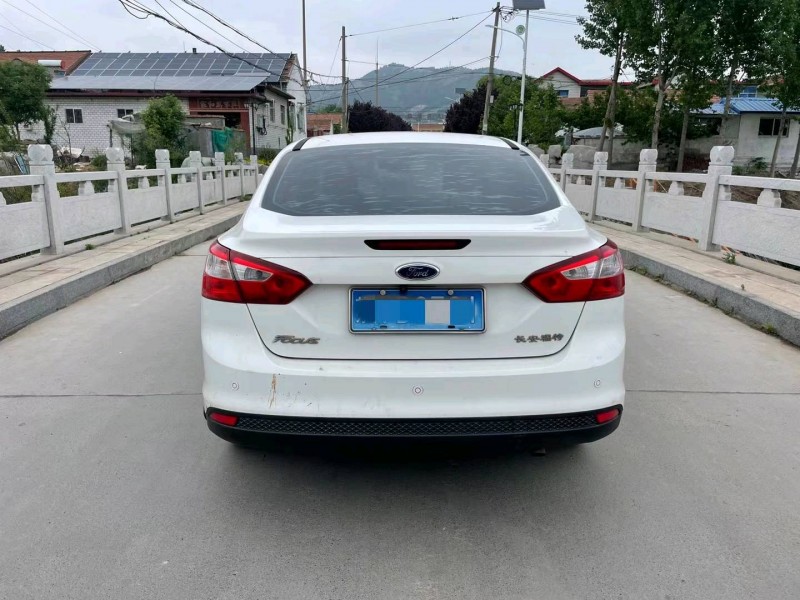 淄博15年福特福克斯8