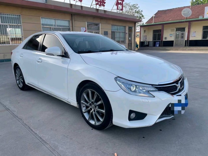 济南13年丰田锐志2