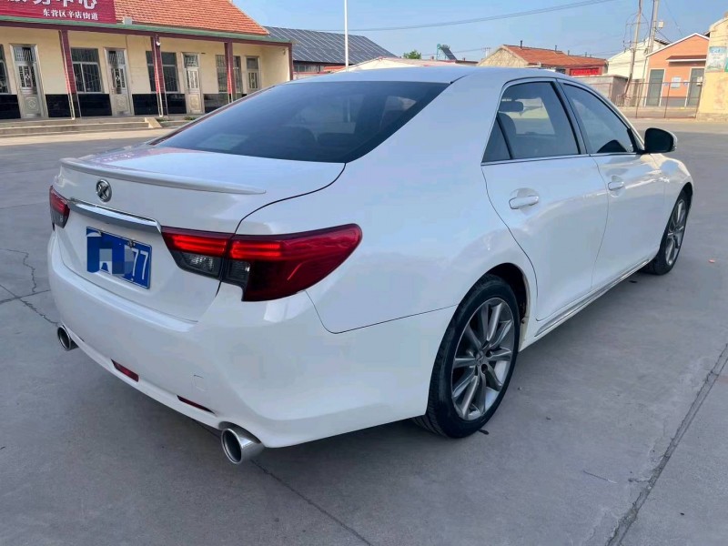 济南13年丰田锐志6