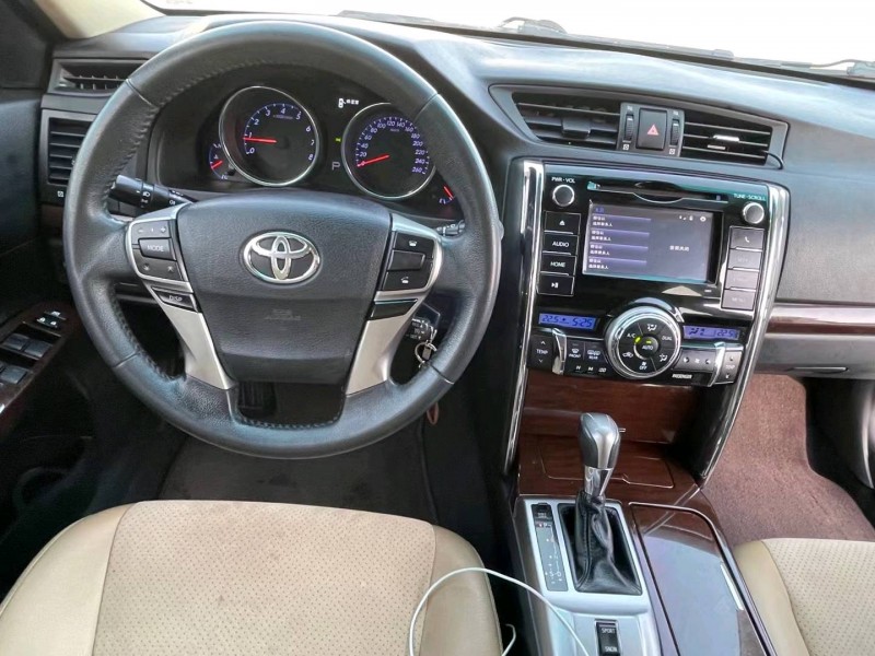 济南13年丰田锐志7