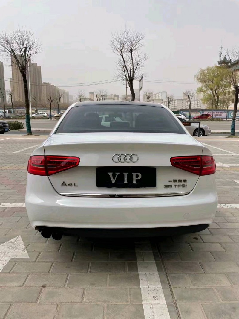 青岛16年奥迪A4L8
