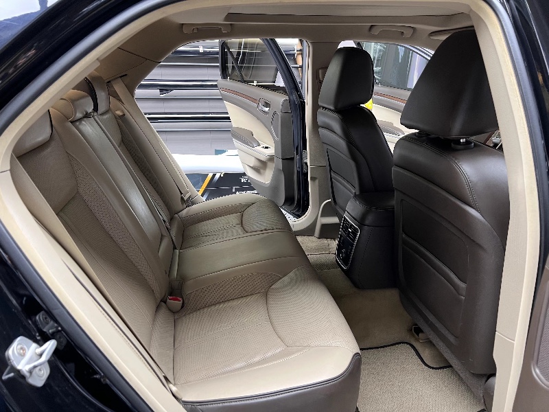 枣庄14年克莱斯勒300C7