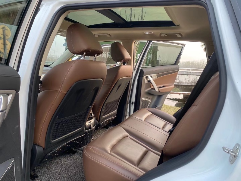 徐州17年吉利博越7