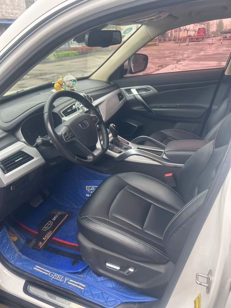 徐州17年吉利博越7