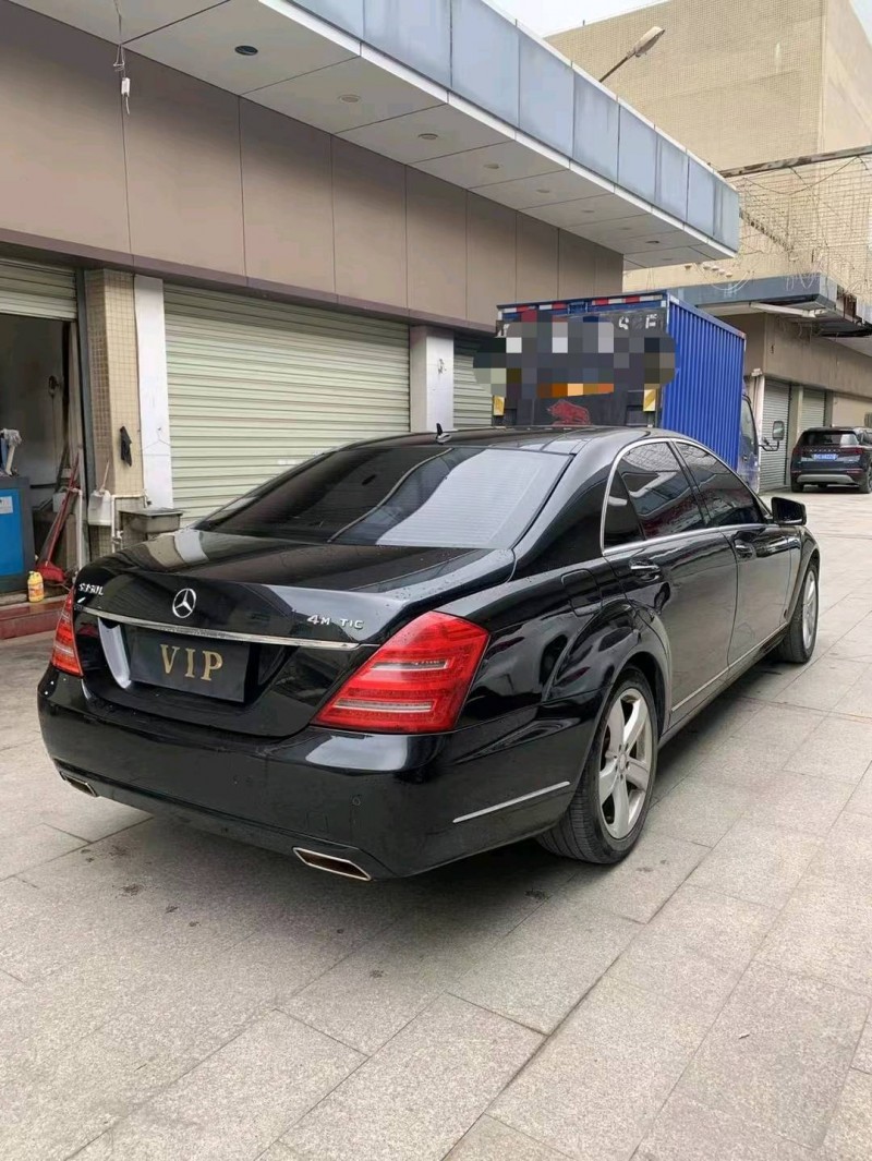 广州09年奔驰S8