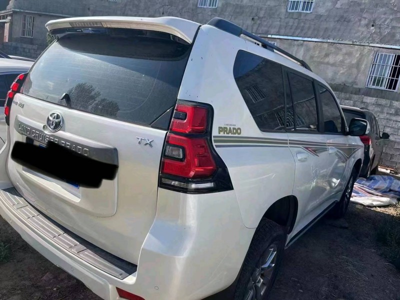 济南18年丰田普拉多3