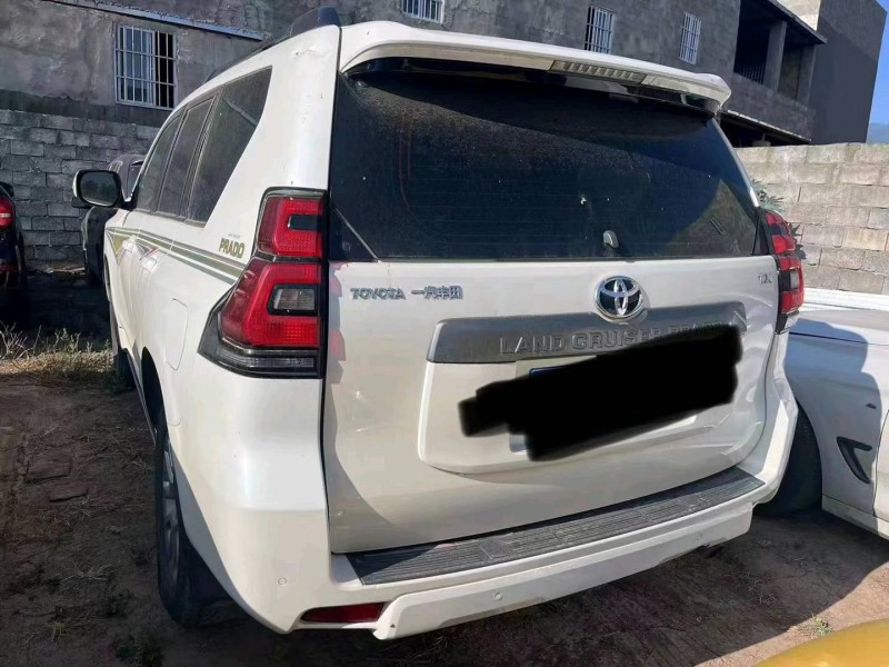 济南18年丰田普拉多4