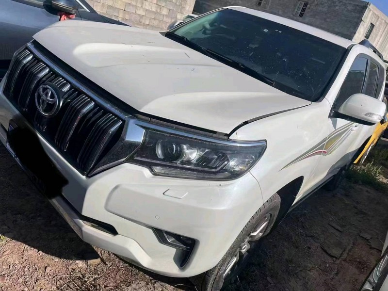 济南18年丰田普拉多5