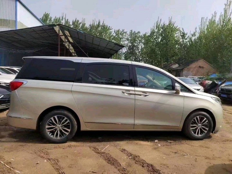 青岛17年别克GL87